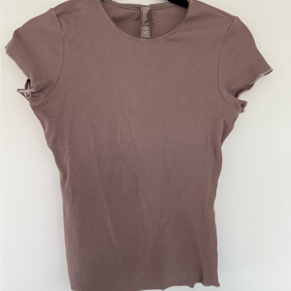 SKIMS ribbed brown tee
